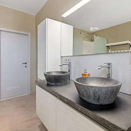 Vendégház Spacious Guest Near Historic Market - 5 Min Walk *